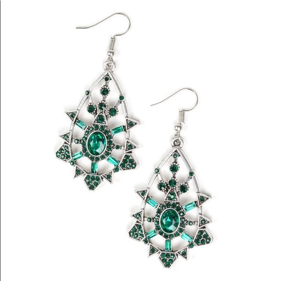 ✨3 for $10✨ Silver and green earrings